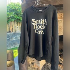 Nike ACG Smith Rock Ore. Black Long Sleeve Large